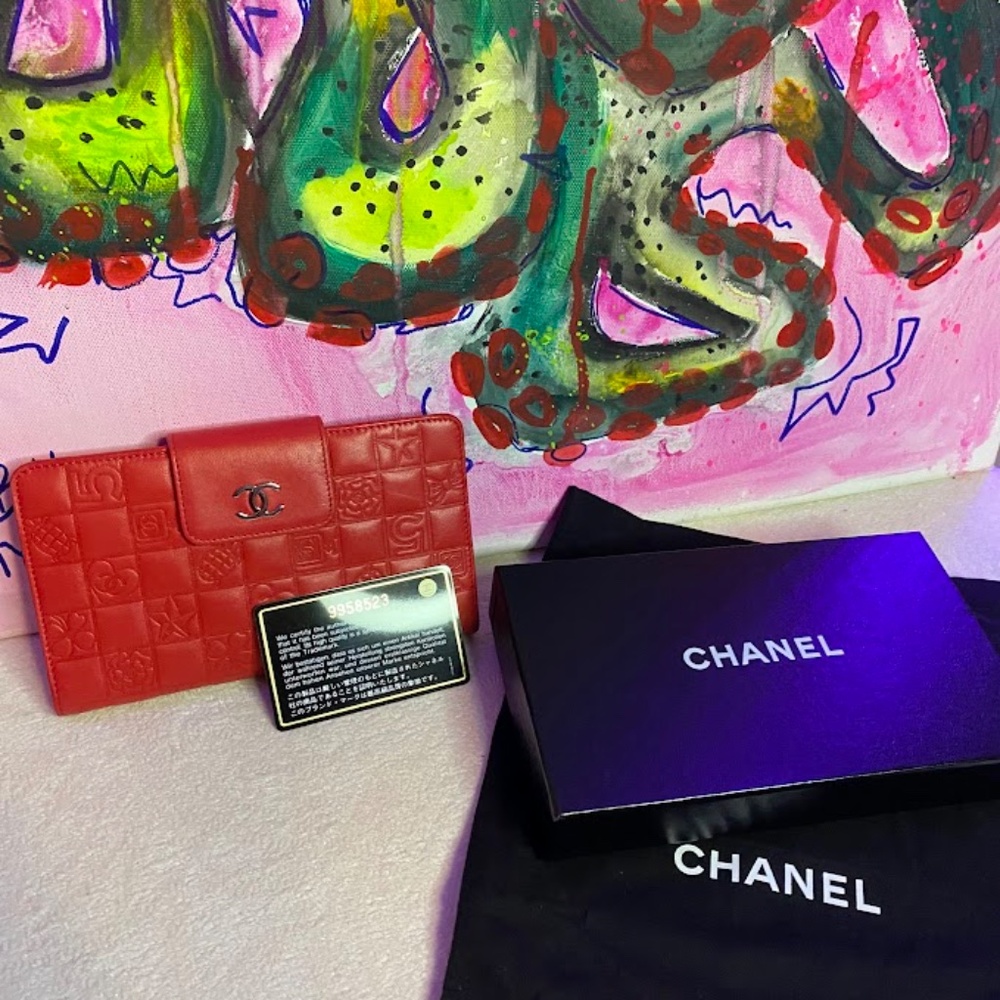 Chanel Continental Wallet Interlocking CC Logo